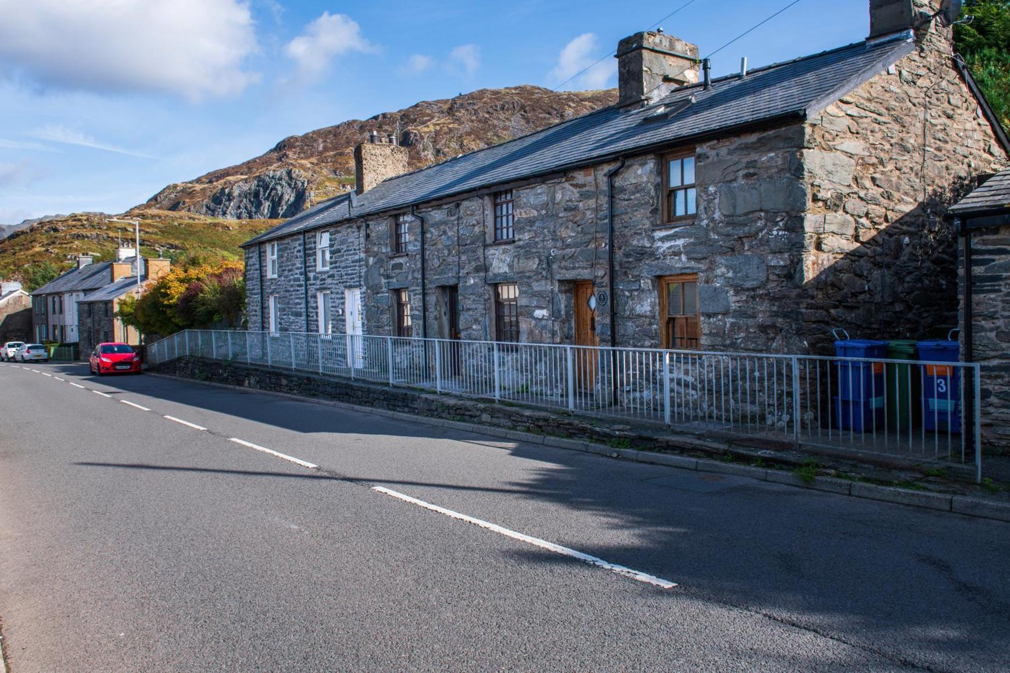 Homely Cottage With Garden And Mountain-View Blaenau Ffestiniog Exterior foto